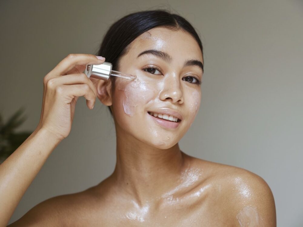 aplikacja kwasu hialuronowego na twarz