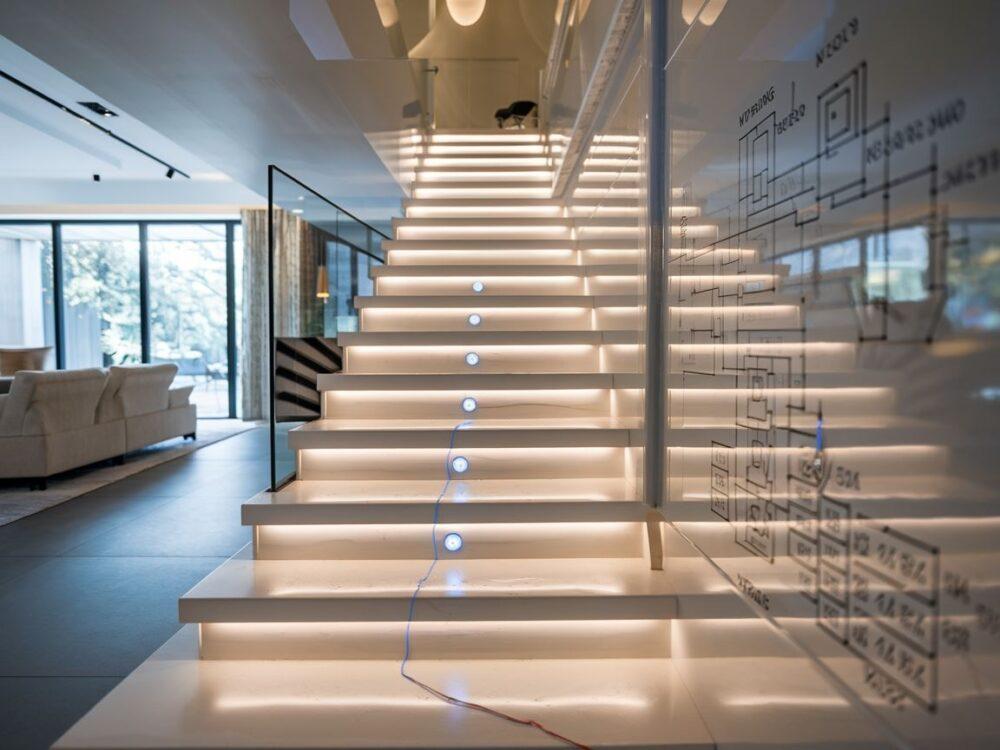 czujniki ruchu przy schodach