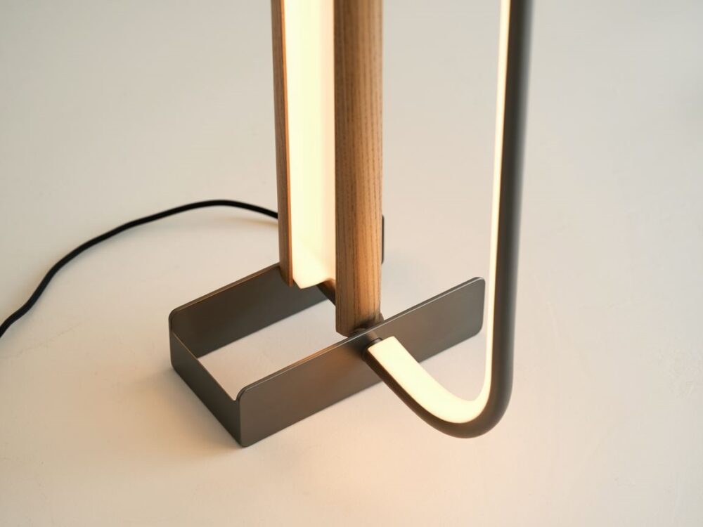 detal podstawy lampy