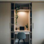 domowe biuro w zabudowie