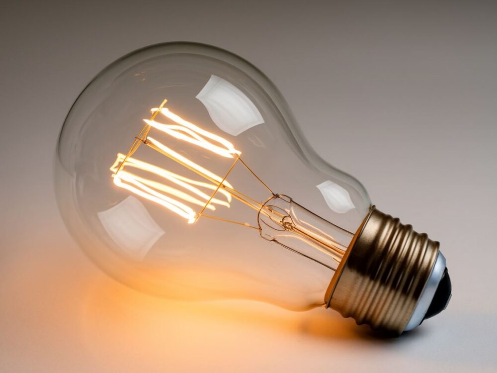jasność żarówki 60W