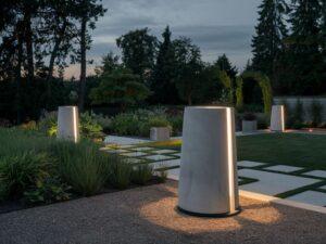 lampy wśród zieleni