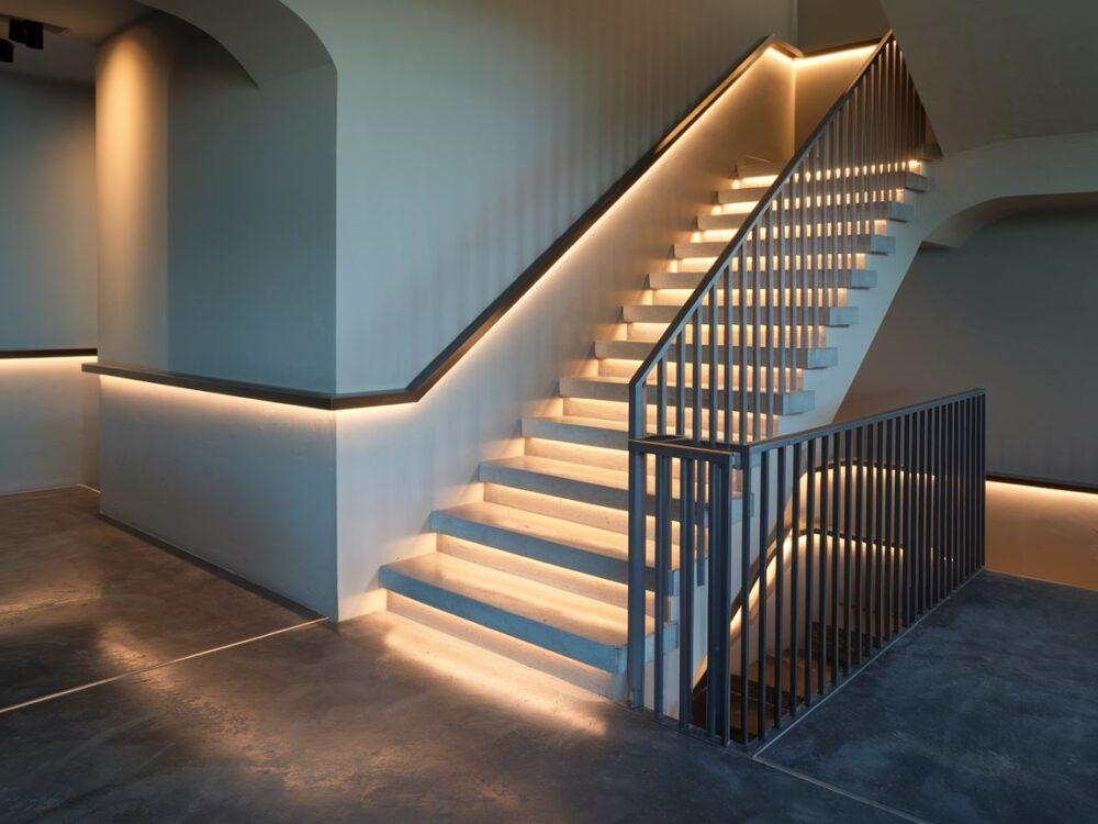 ledowe światła na klatce