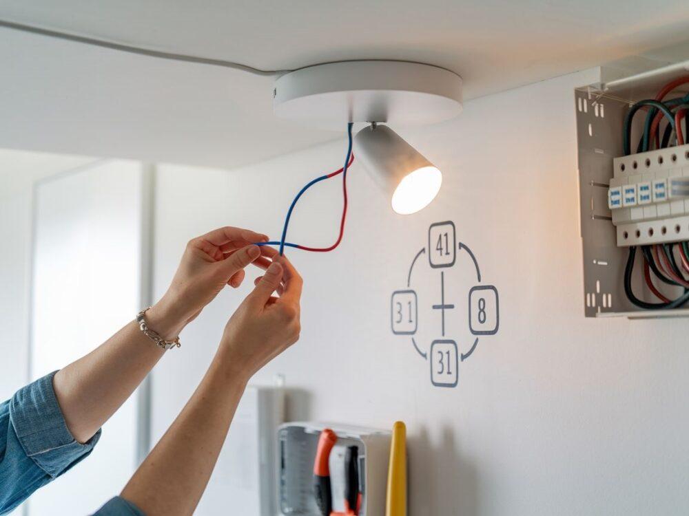 przewody elektryczne lampa sufitowa