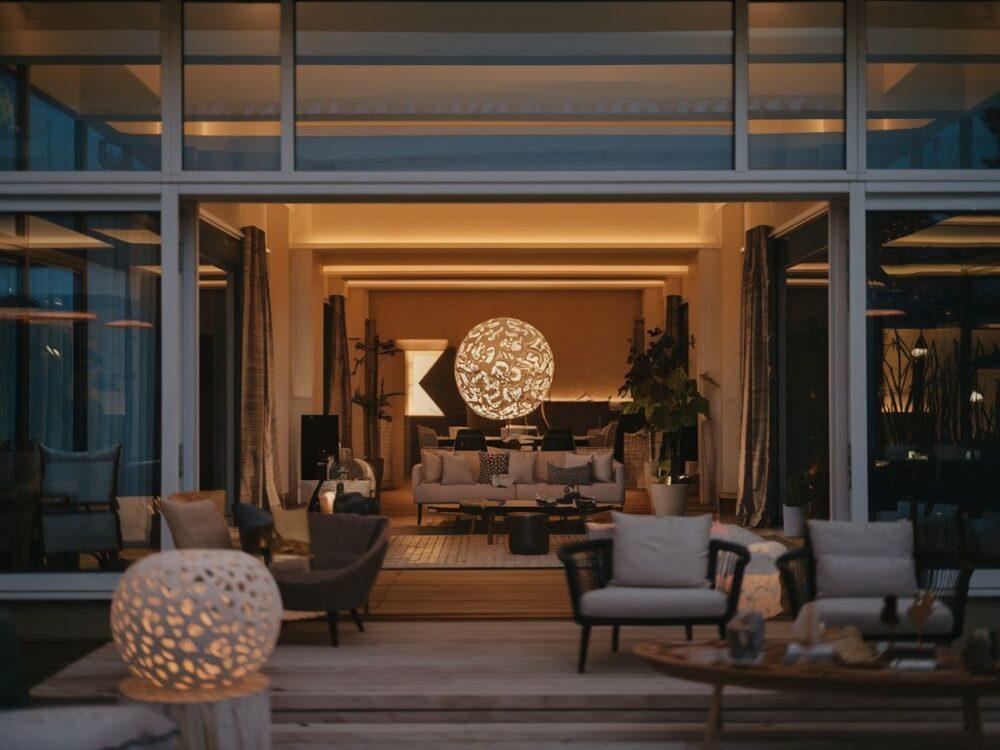 stylowe światło w pokoju dziennym